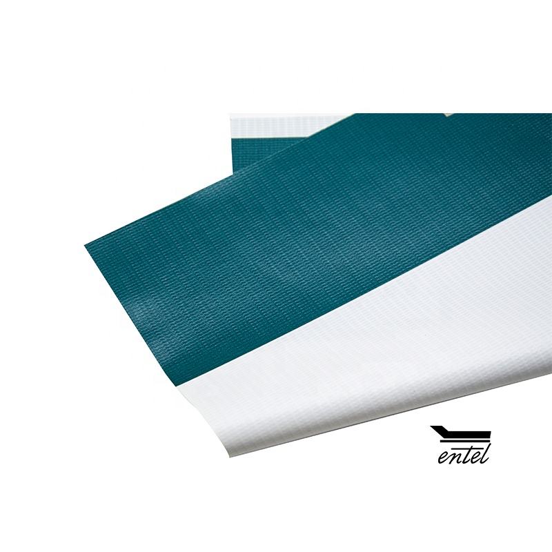 Cận cảnh bạt sọc xanh ngọc và trắng, thấy bề mặt có vân.