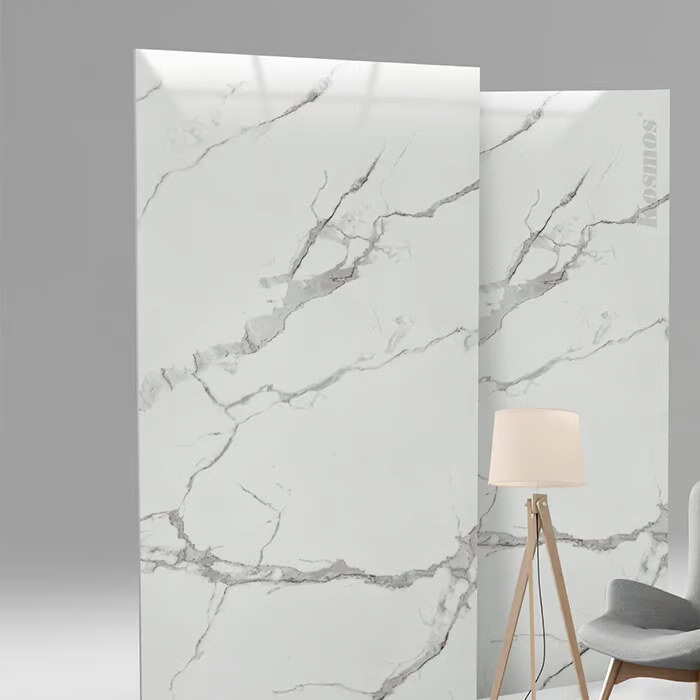 Tấm ốp G-713 nền trắng sứ với vân mây xám nhạt