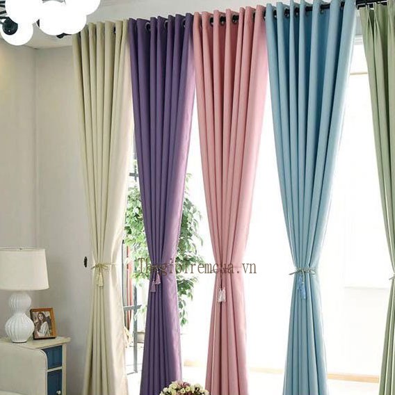 Rèm vải Hàn Quốc trơn một màu RHQ005 treo trước cửa sổ.